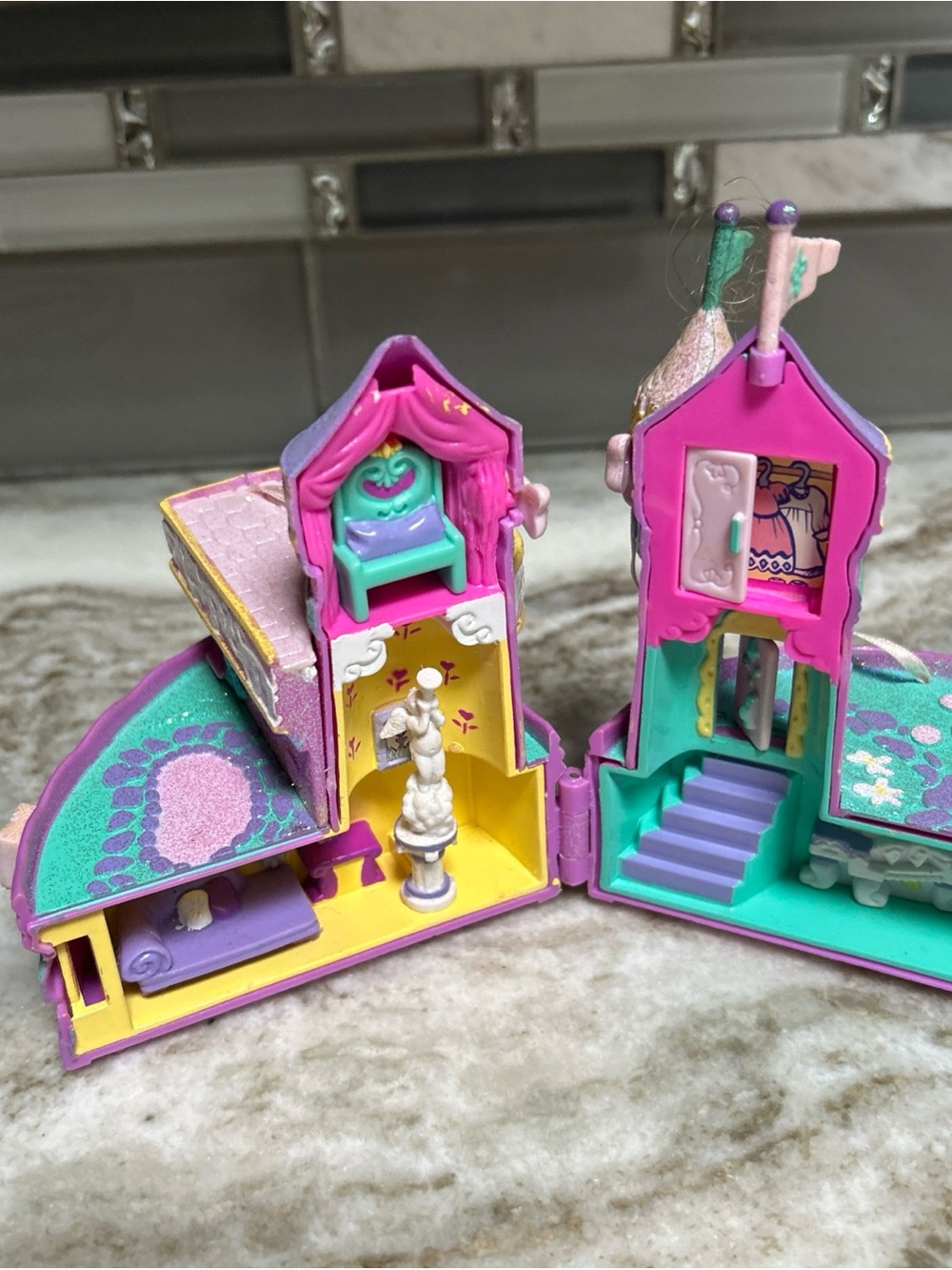 1995 Trendmasters Starcastle Pink Purple No Figure Open Toy House minature doll